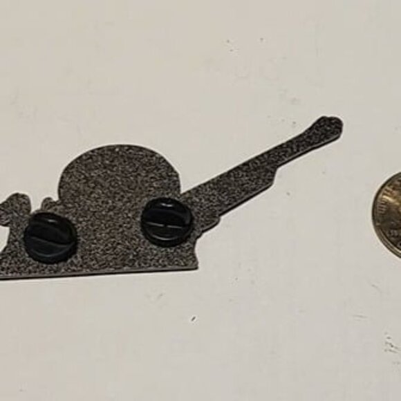 Heh! Anya Pop Gun Enamel Pin - Your Favorite Forger is Ready! - Picture 6 of 6